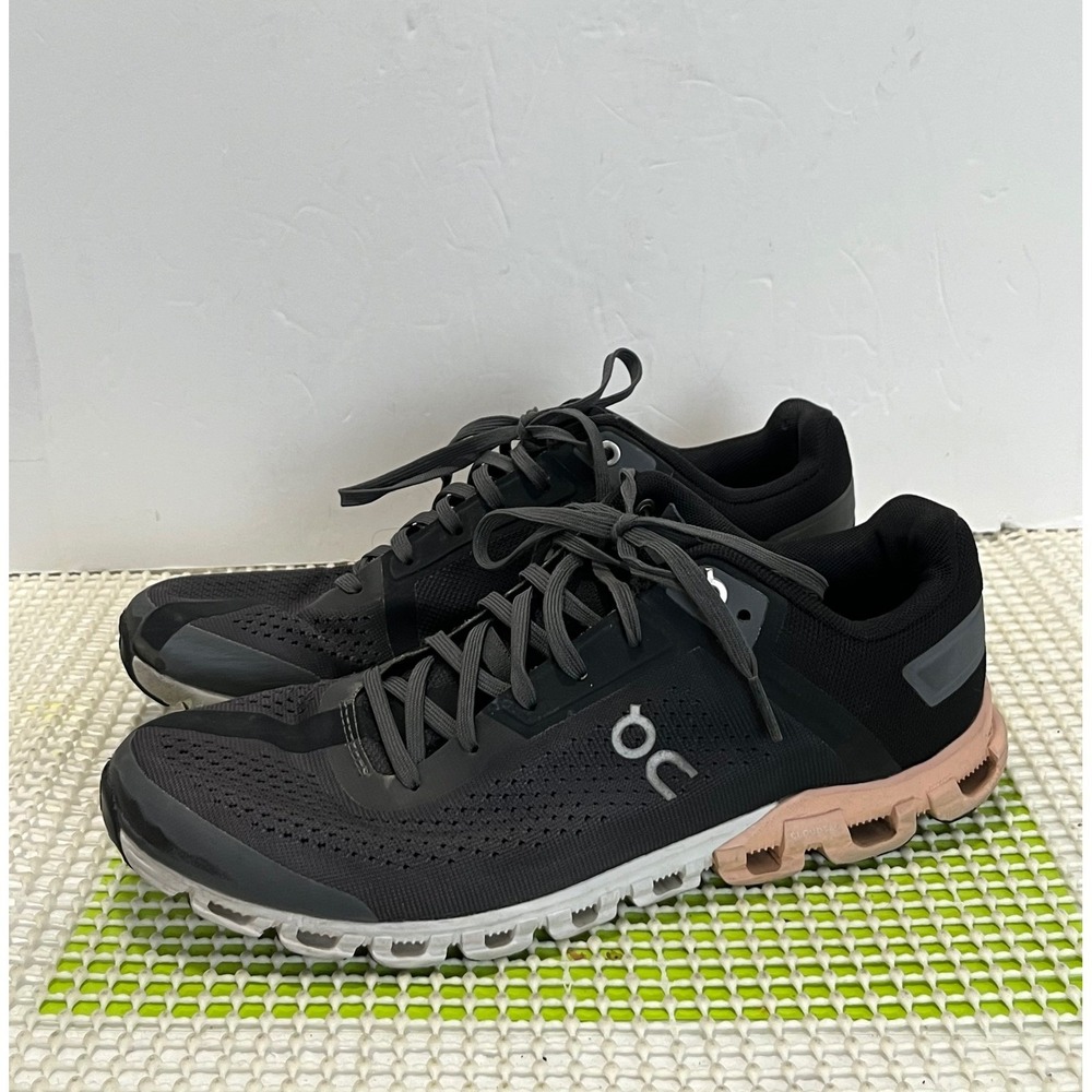 On Cloudflow Running Shoes Women's 8.5 Black 35.99234 Helion CloudTec Sneaker